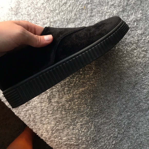 Shoes (idk what brand they are) - Picture 3 of 5